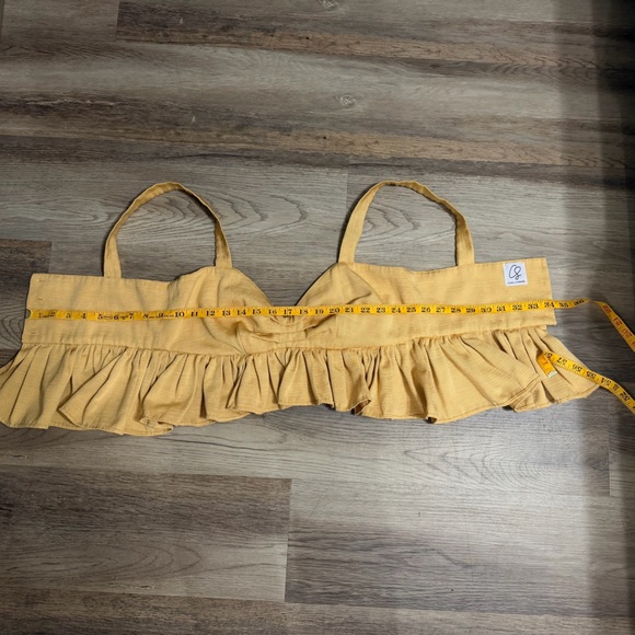 Golden Ruffle Crop Top - Picture 3 of 9